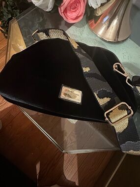 Dolce & Gabbana Black Velvet Makeup Pouch with Gold Plaque Clutch Bag New
